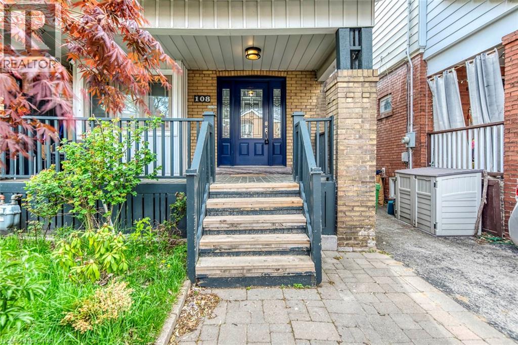 108 RUNNYMEDE Road, Toronto, Ontario, M6S2Y3 — Photo 2