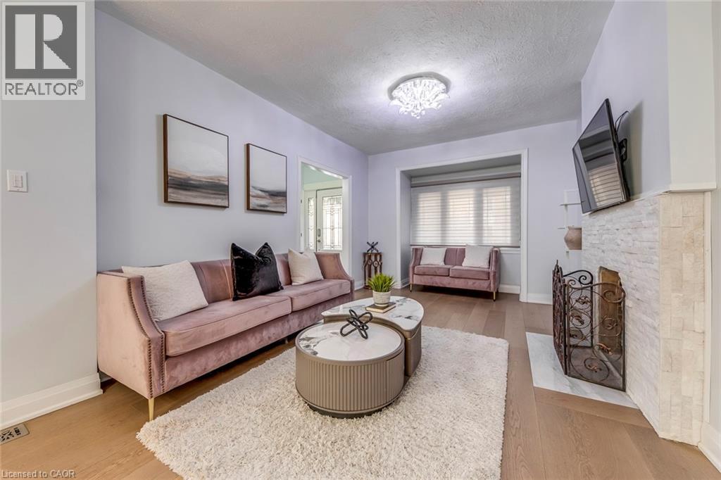 108 RUNNYMEDE Road, Toronto, Ontario, M6S2Y3 — Photo 5
