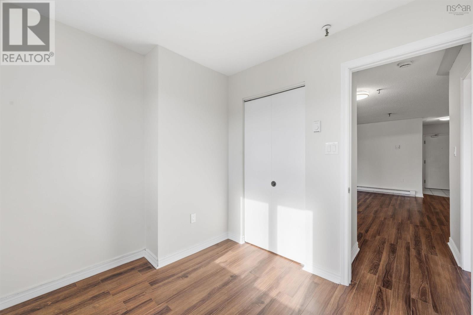 #314 15 Langbrea Drive - 25