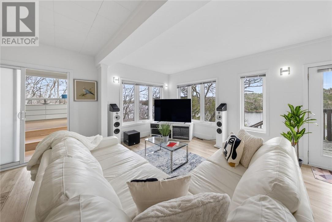 2113 Sunnyside Road - 76