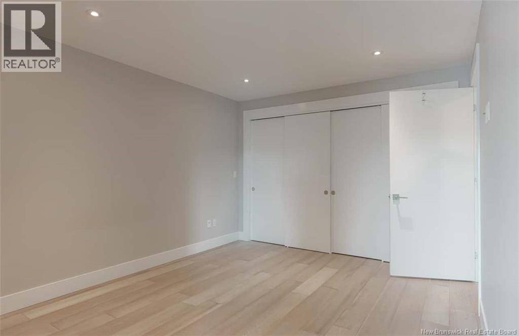 #704 55 Queen Street - 12