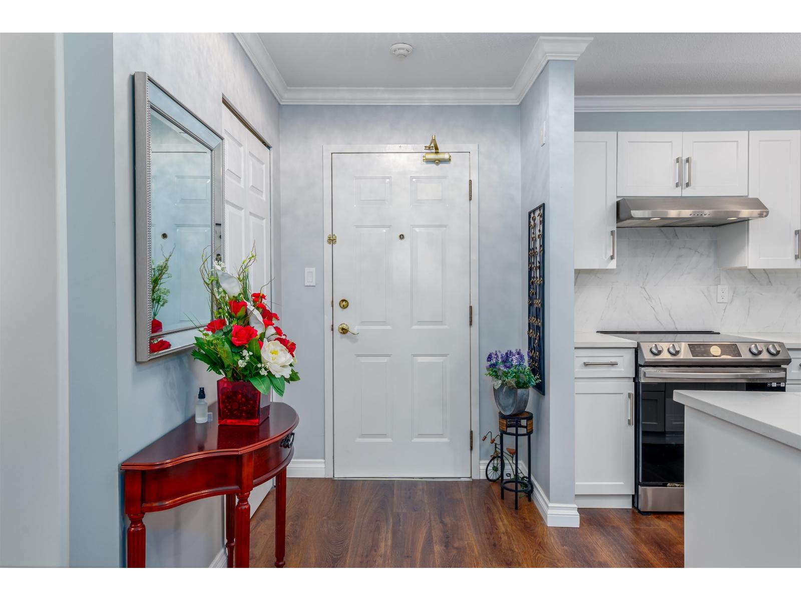 301 2410 EMERSON Street - photo 2