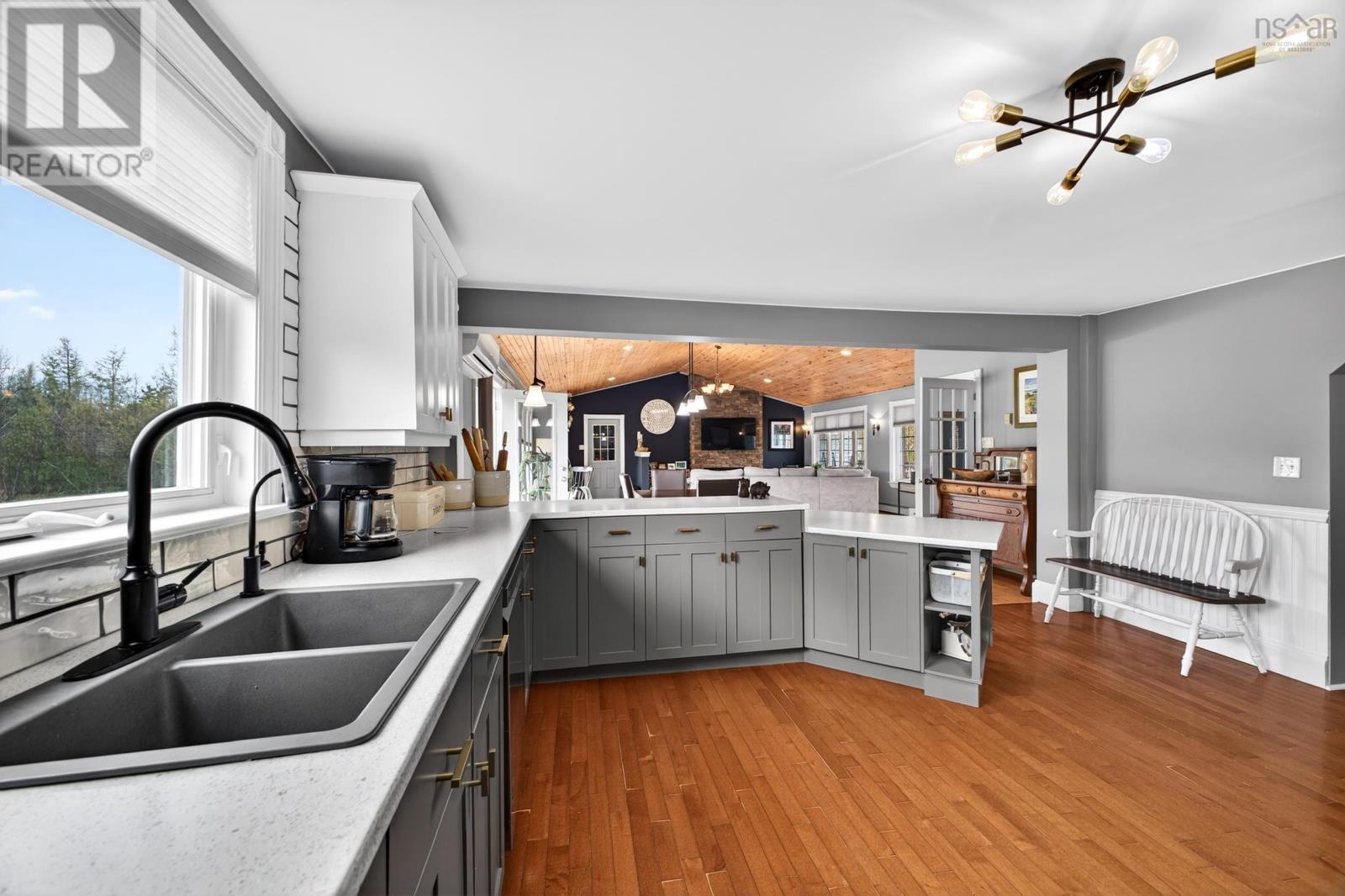 Property 45 of 49 of 87 MAPLE Avenue