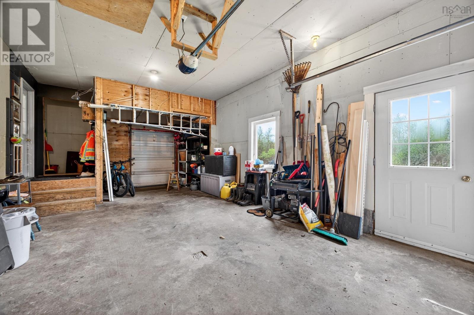 Property 8 of 49 of 87 MAPLE Avenue