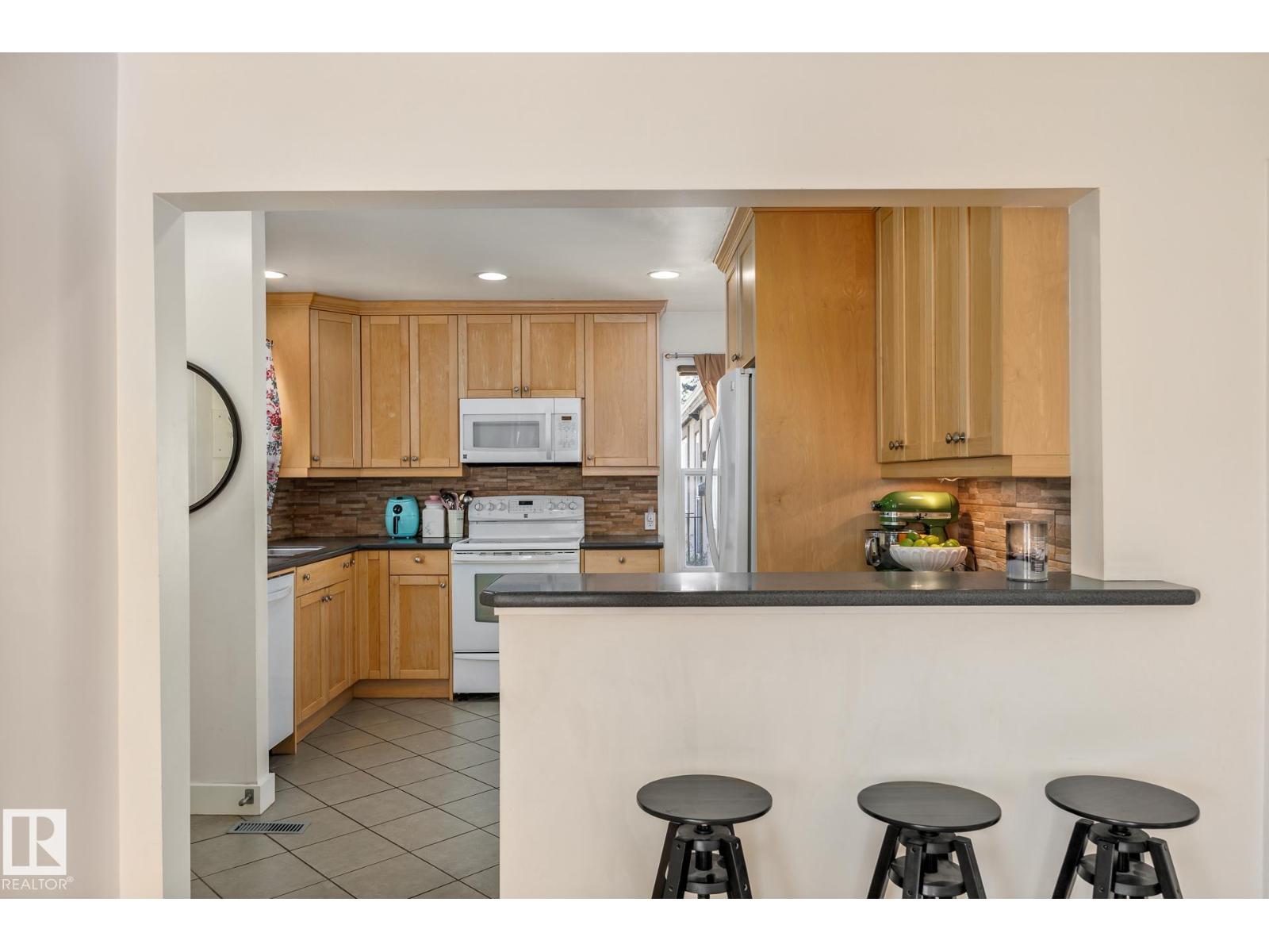 12323 104 ST NW - 10