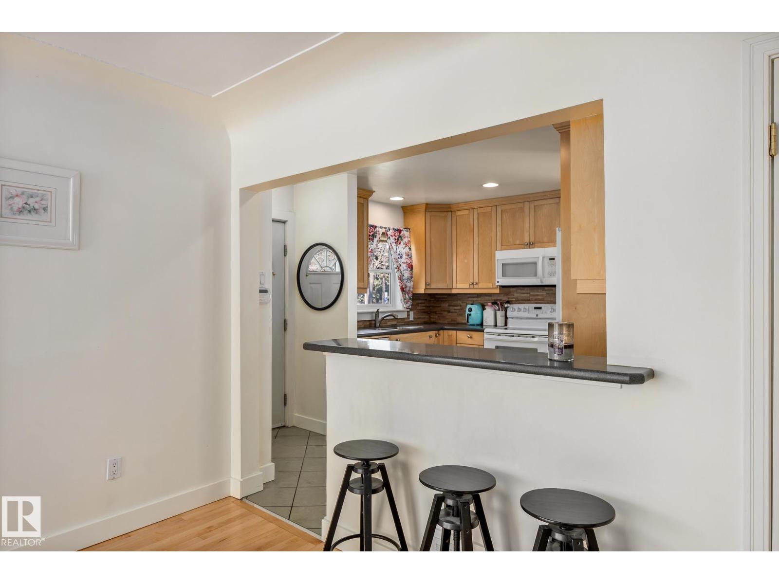 12323 104 ST NW - 11