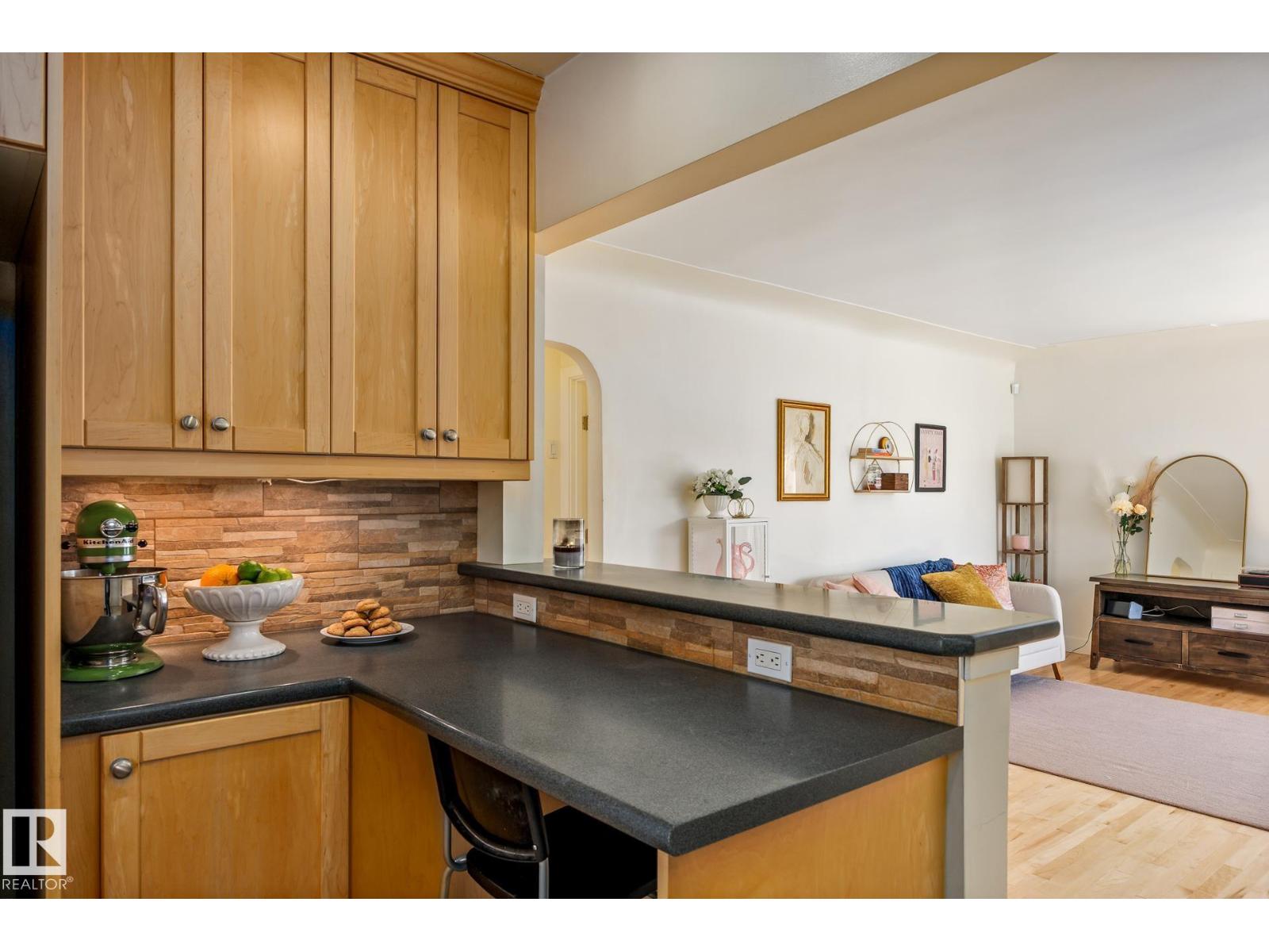 12323 104 ST NW - 12