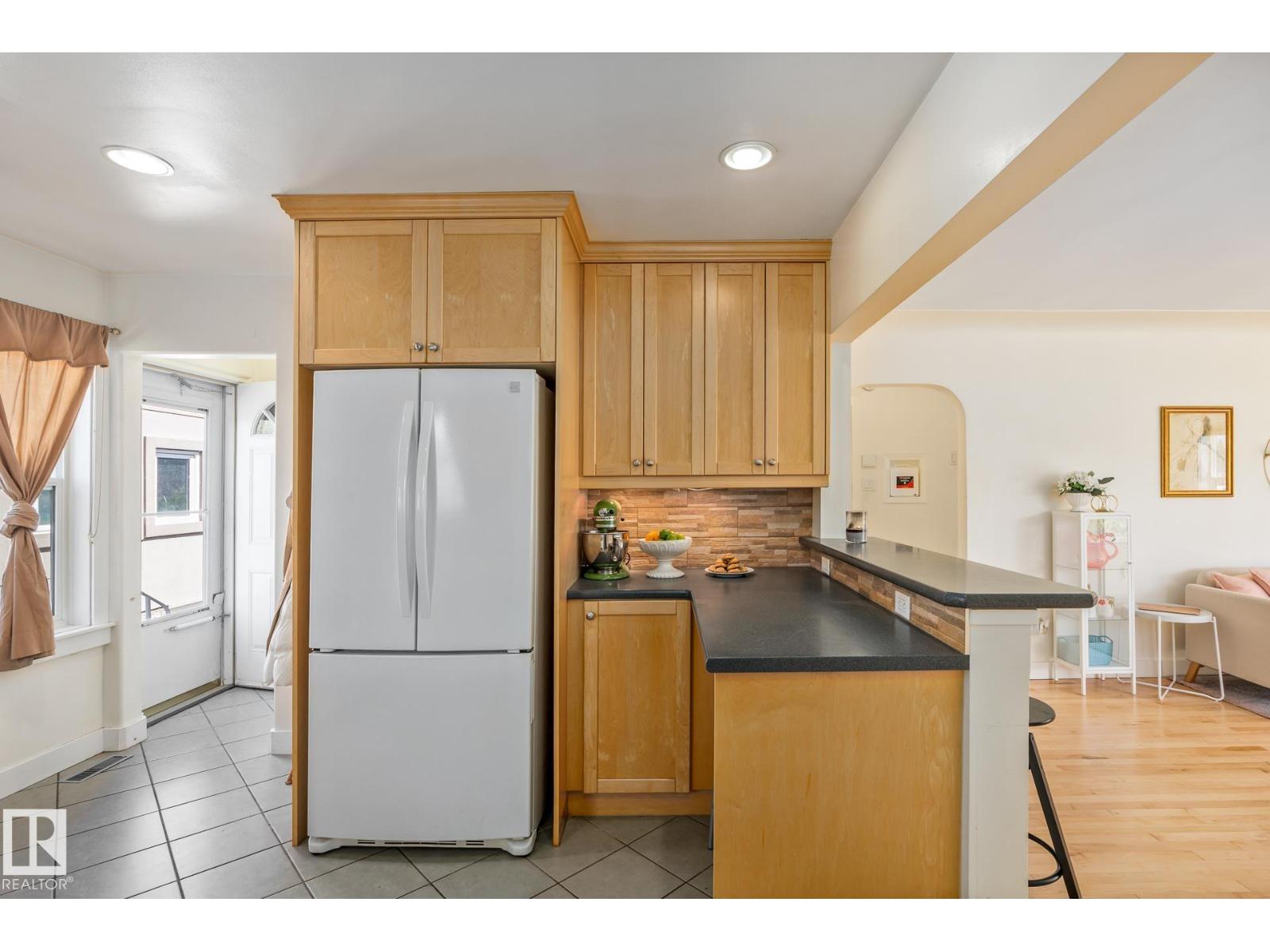12323 104 ST NW - 16