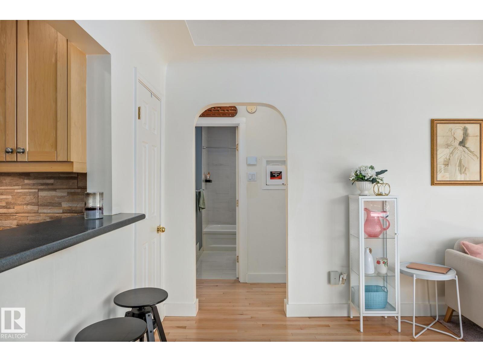 12323 104 ST NW - 17