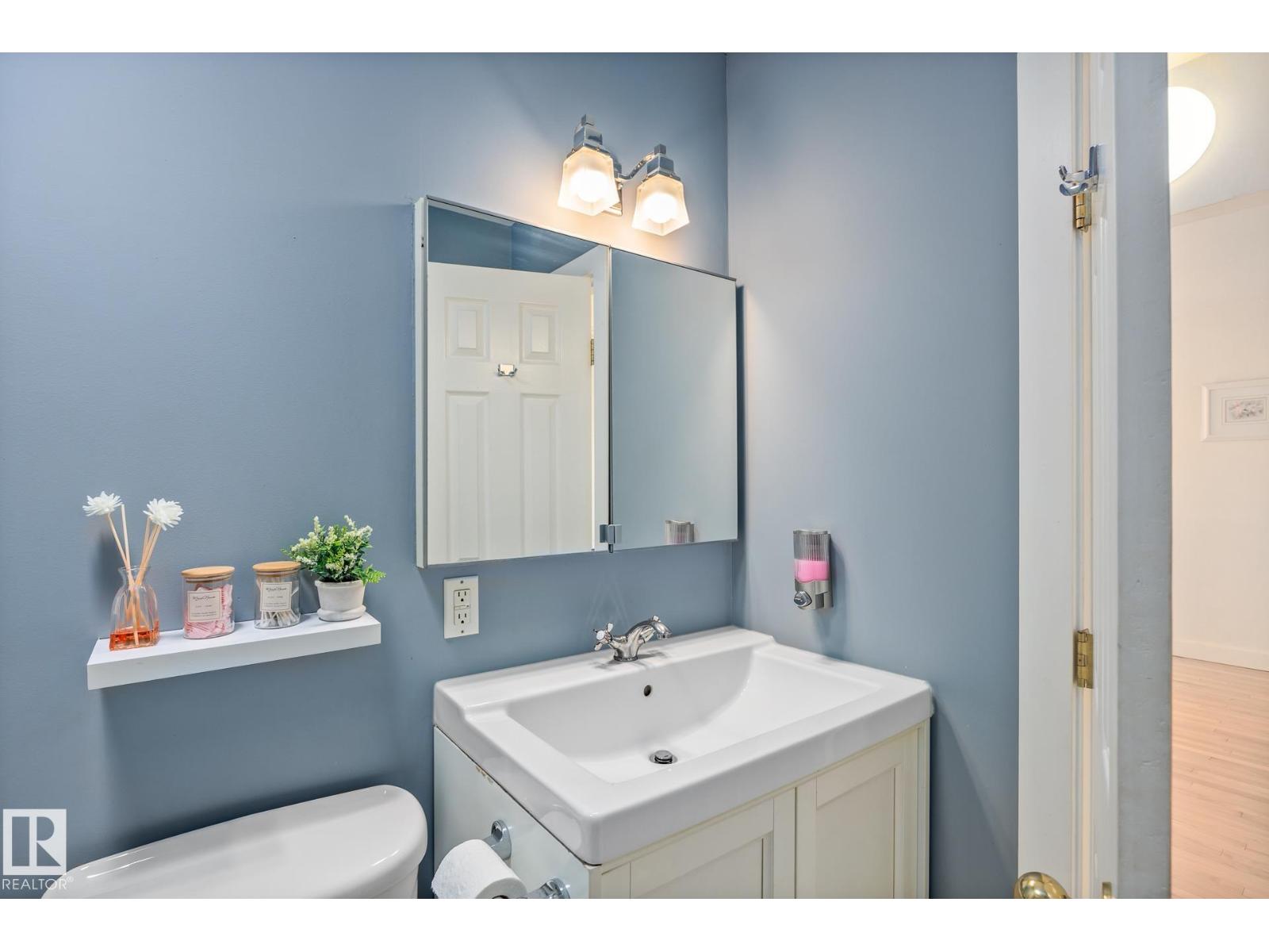 12323 104 ST NW - 21