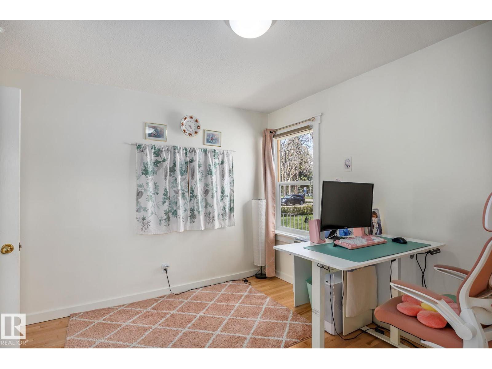 12323 104 ST NW - 23