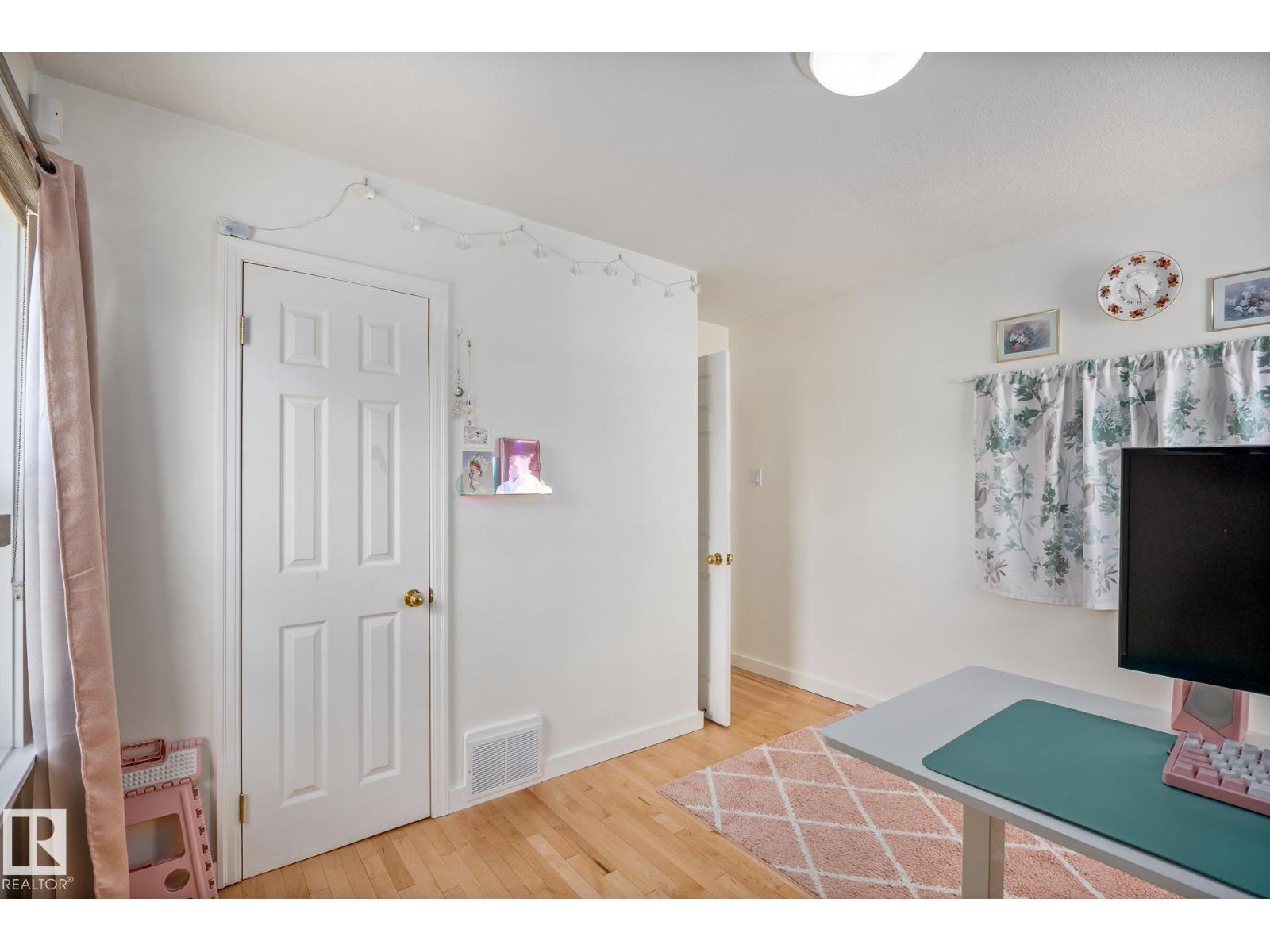 12323 104 ST NW - 26