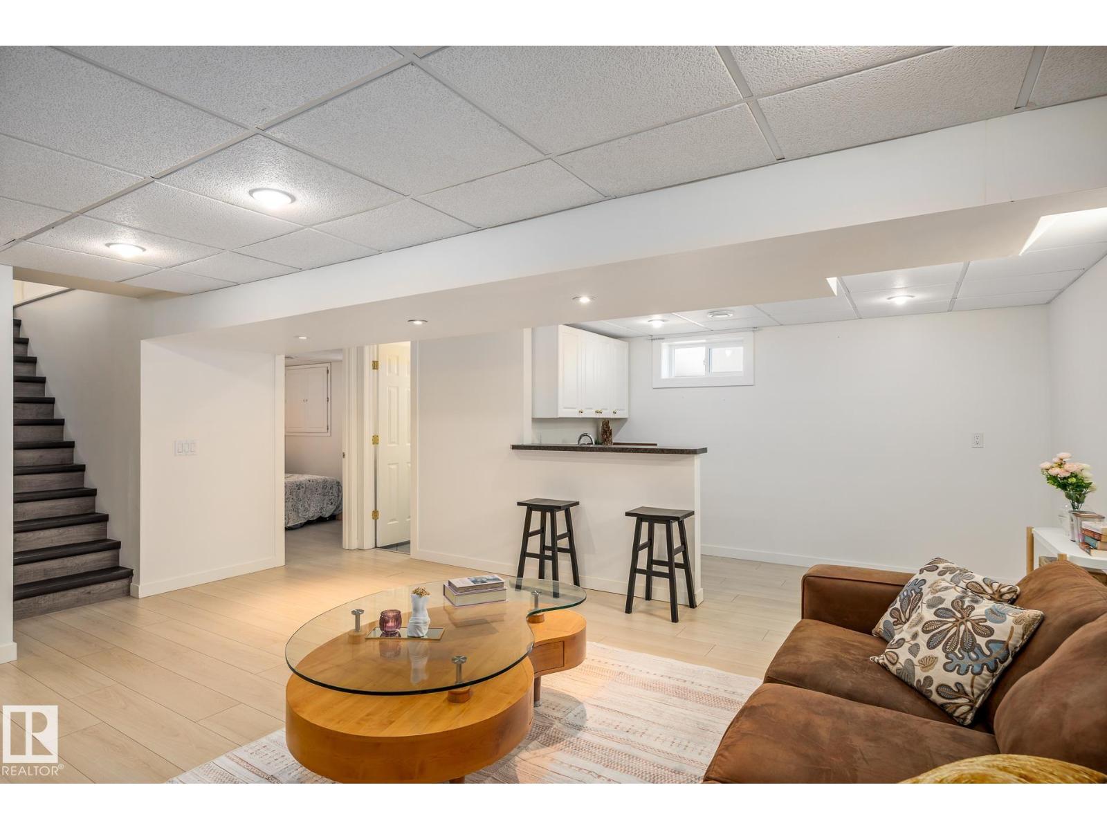 12323 104 ST NW - 31