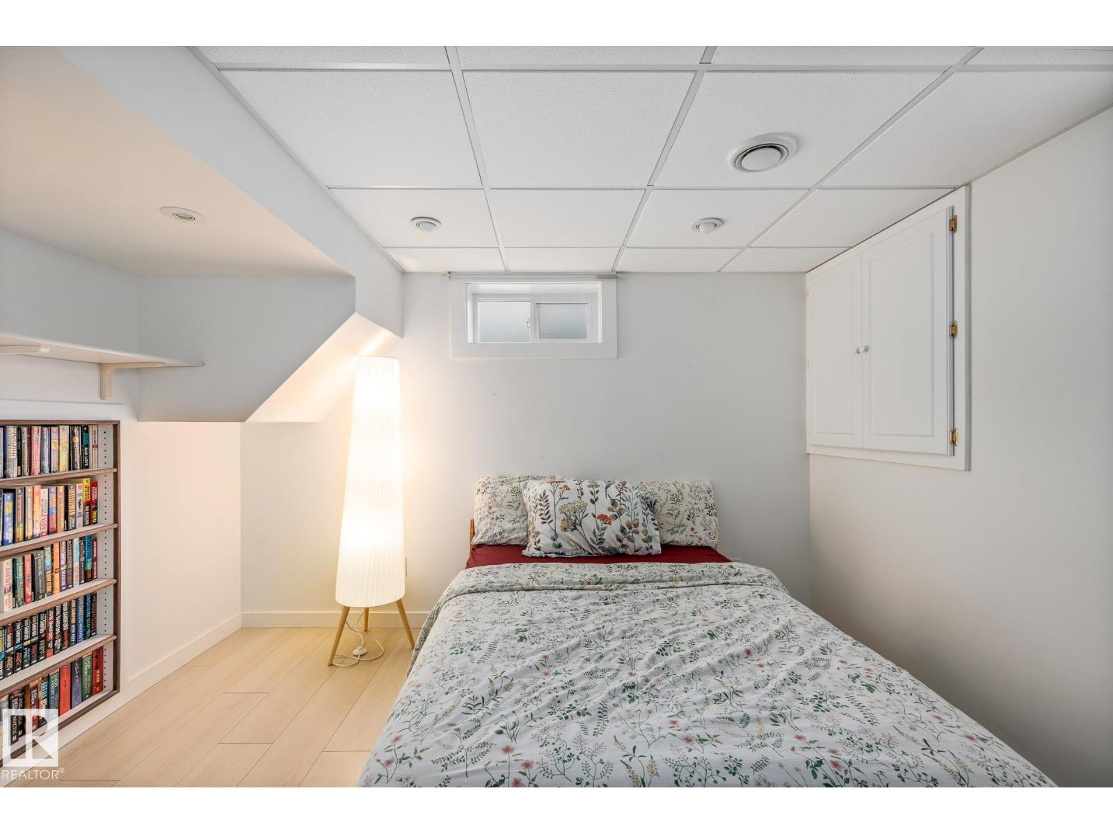 12323 104 ST NW - 32