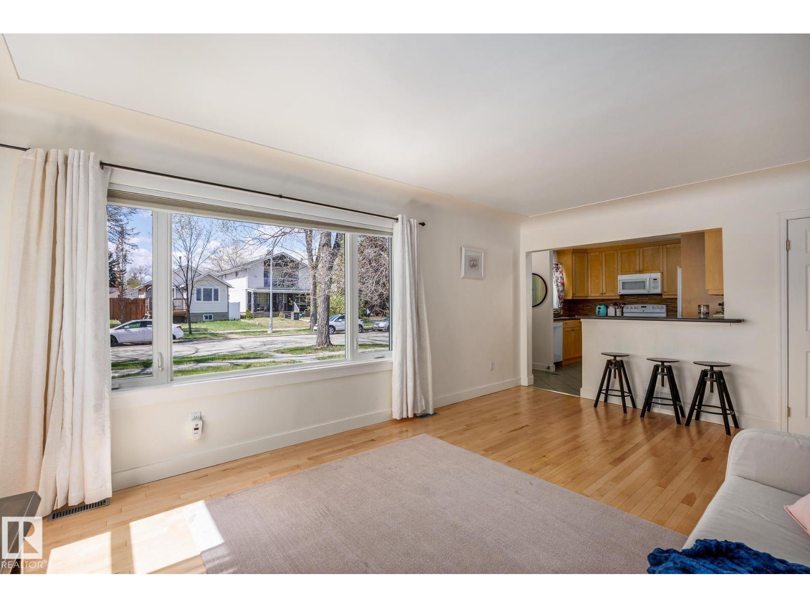 12323 104 ST NW - 9