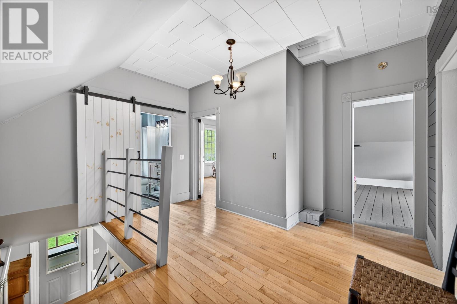 Property 21 of 49 of 87 MAPLE Avenue