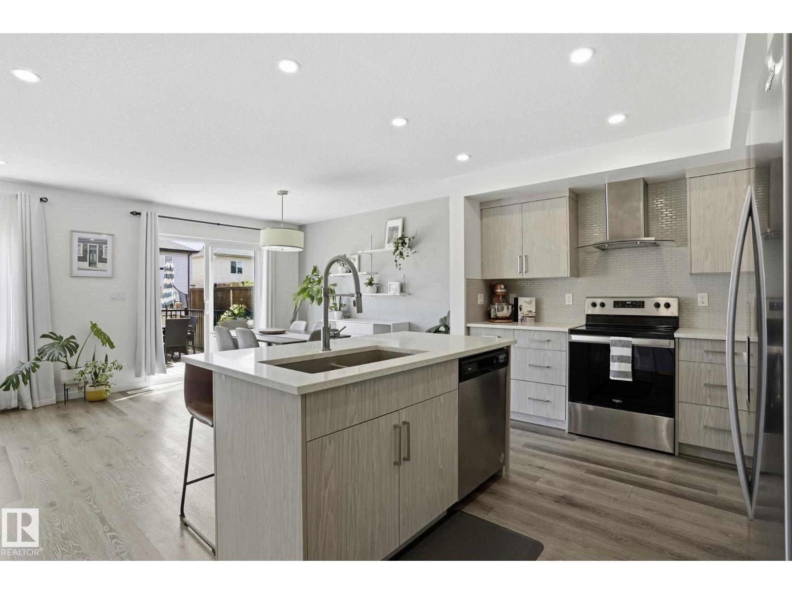 9495 228 ST NW - 10