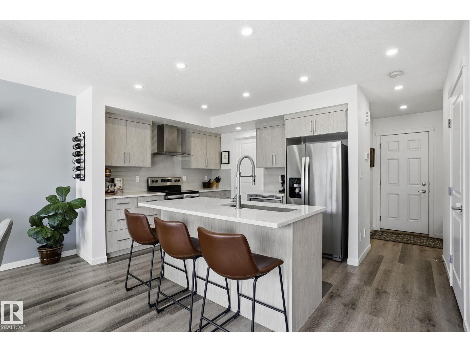 9495 228 ST NW - 8