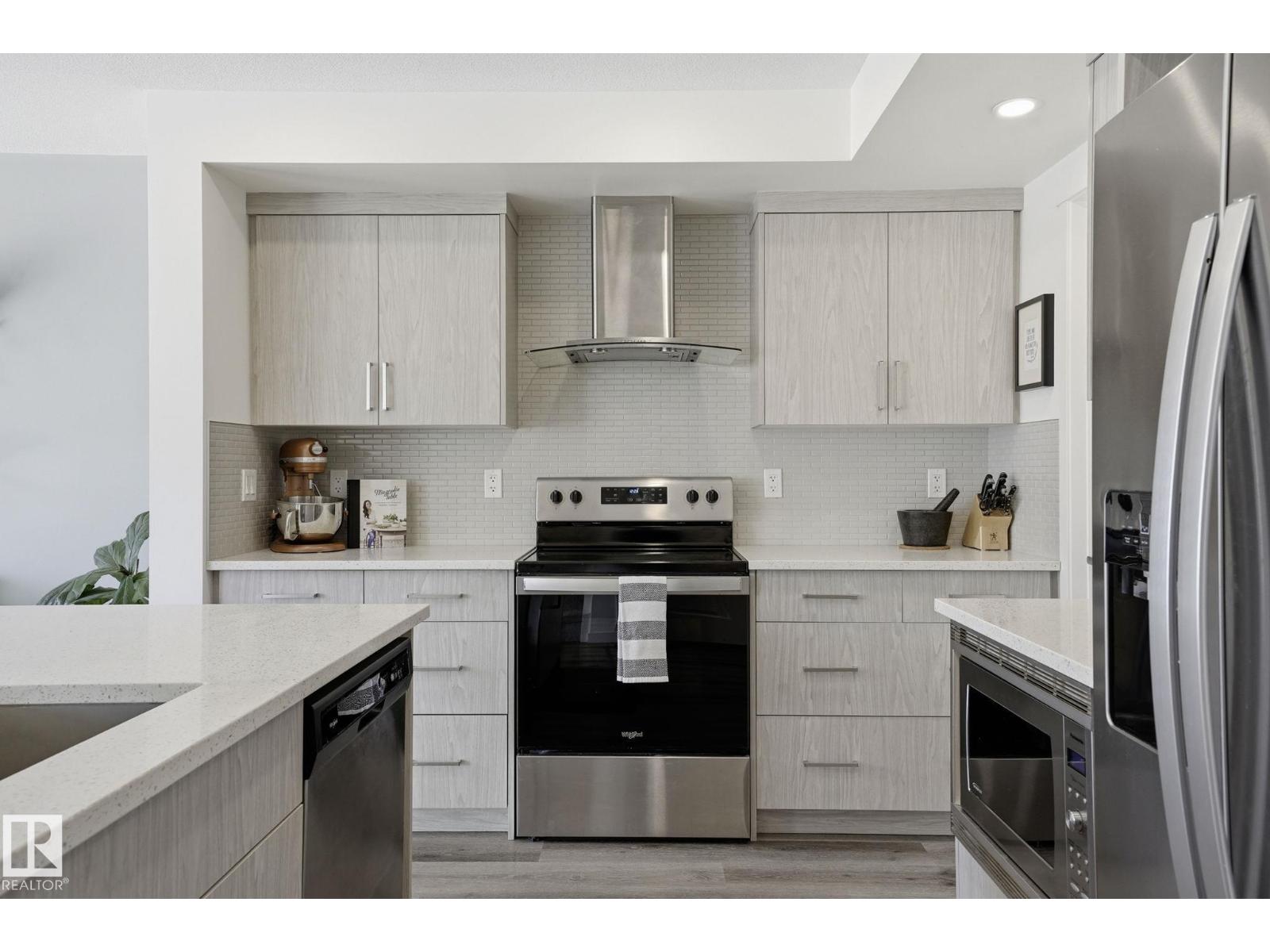 9495 228 ST NW - 9