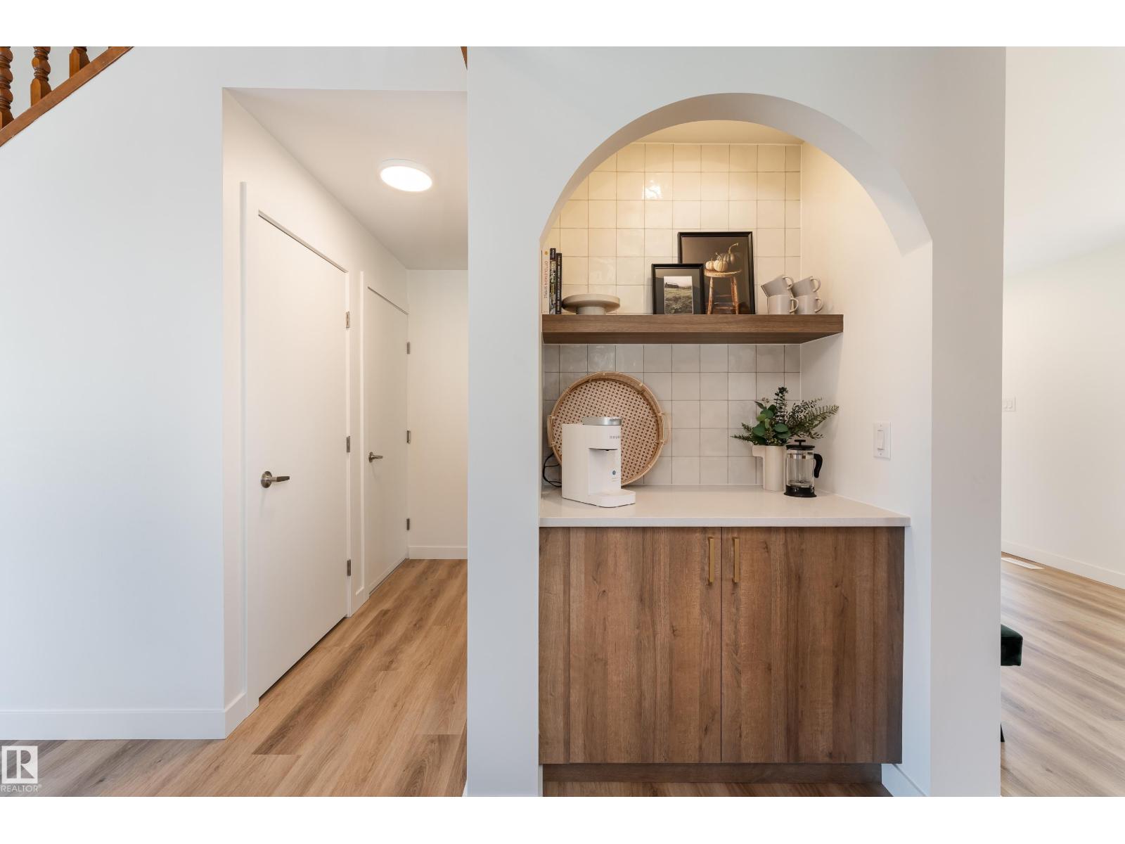 6410 187A ST NW - 10