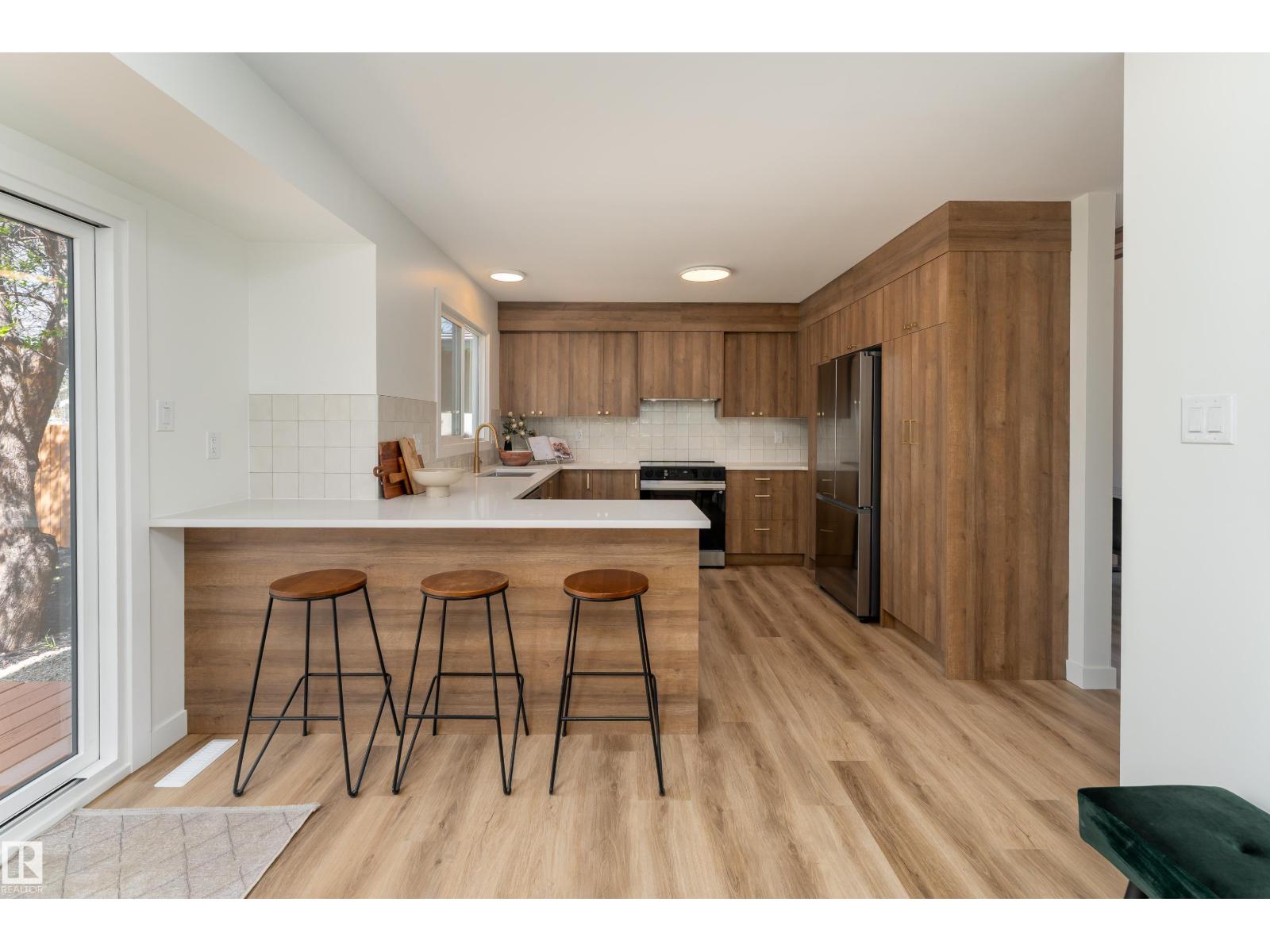 6410 187A ST NW - 16