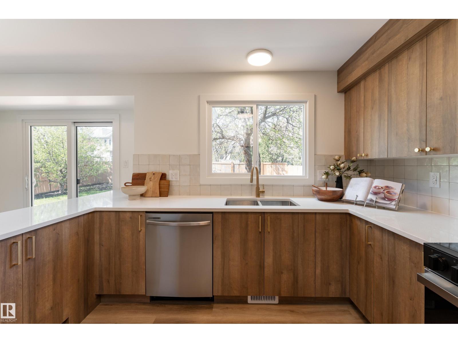 6410 187A ST NW - 18
