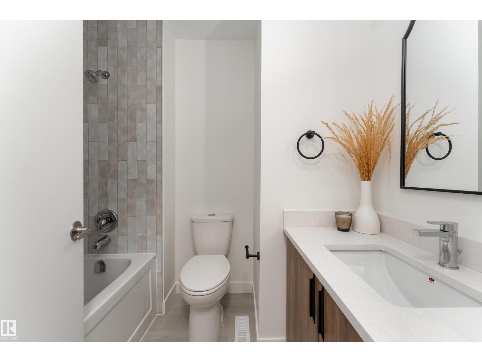 6410 187A ST NW - 33