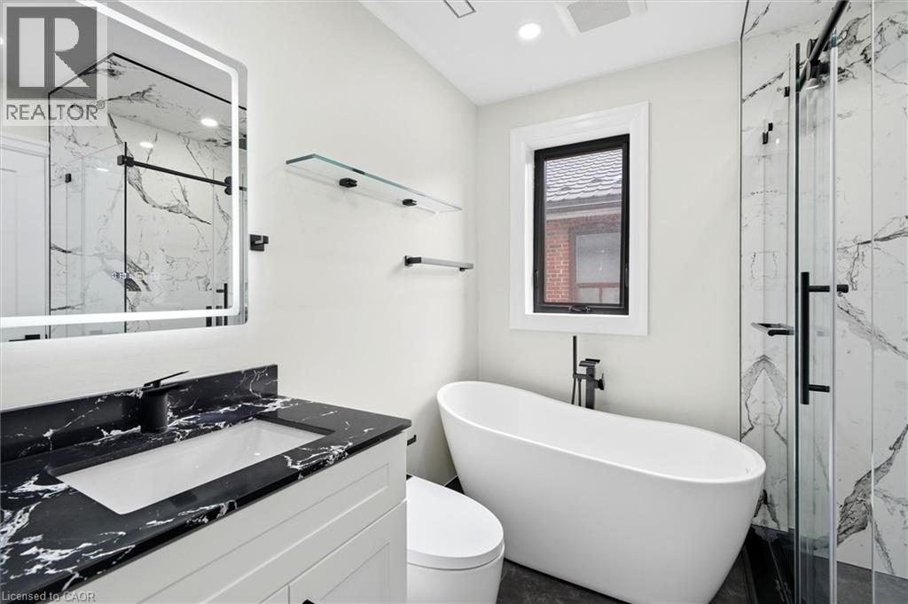 24 TREEVIEW Drive - 13