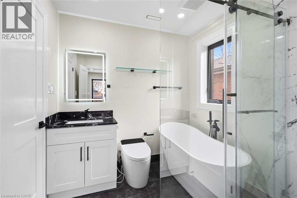 24 TREEVIEW Drive - 14