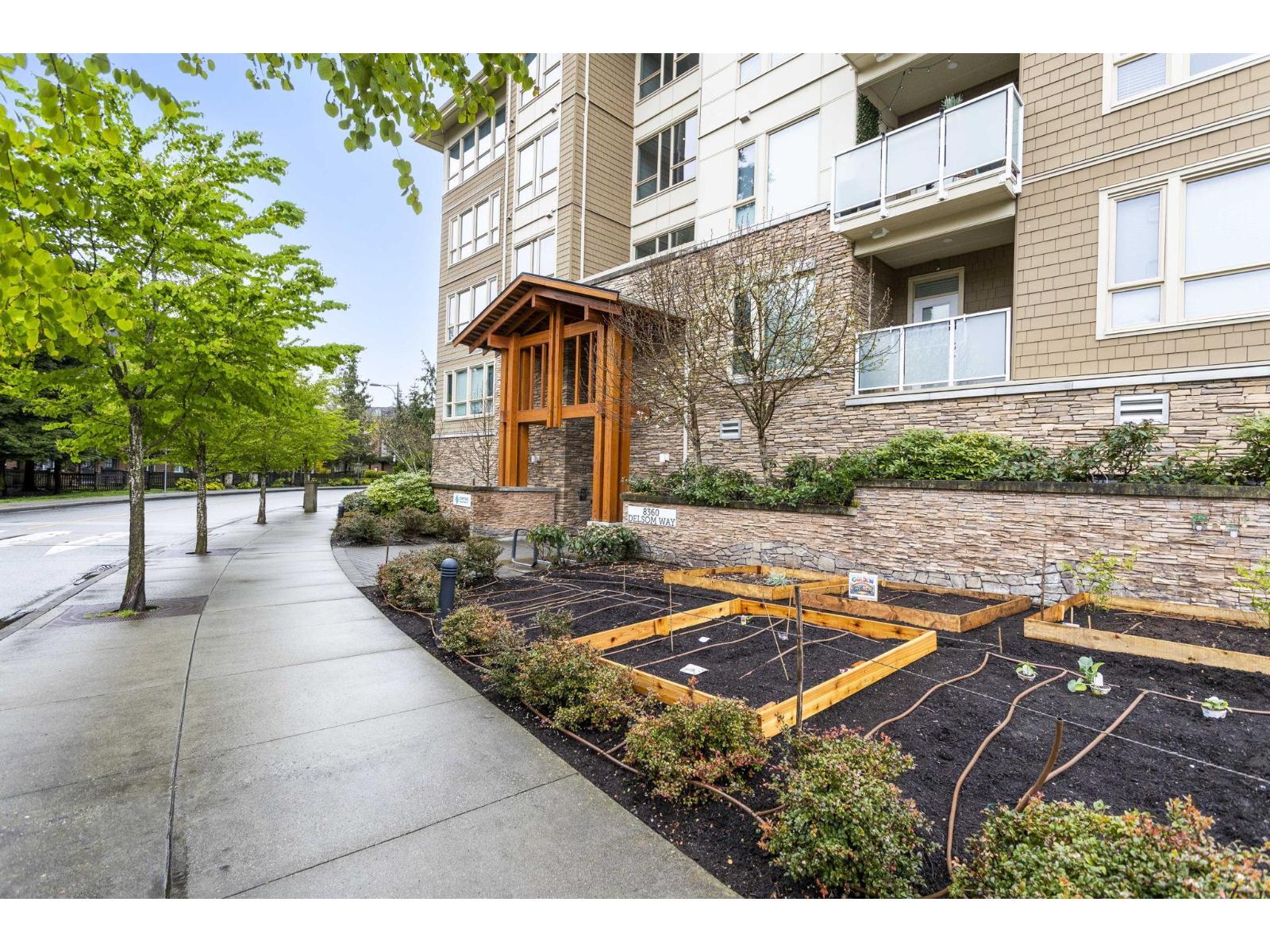 304 8360 DELSOM WAY — photo 2