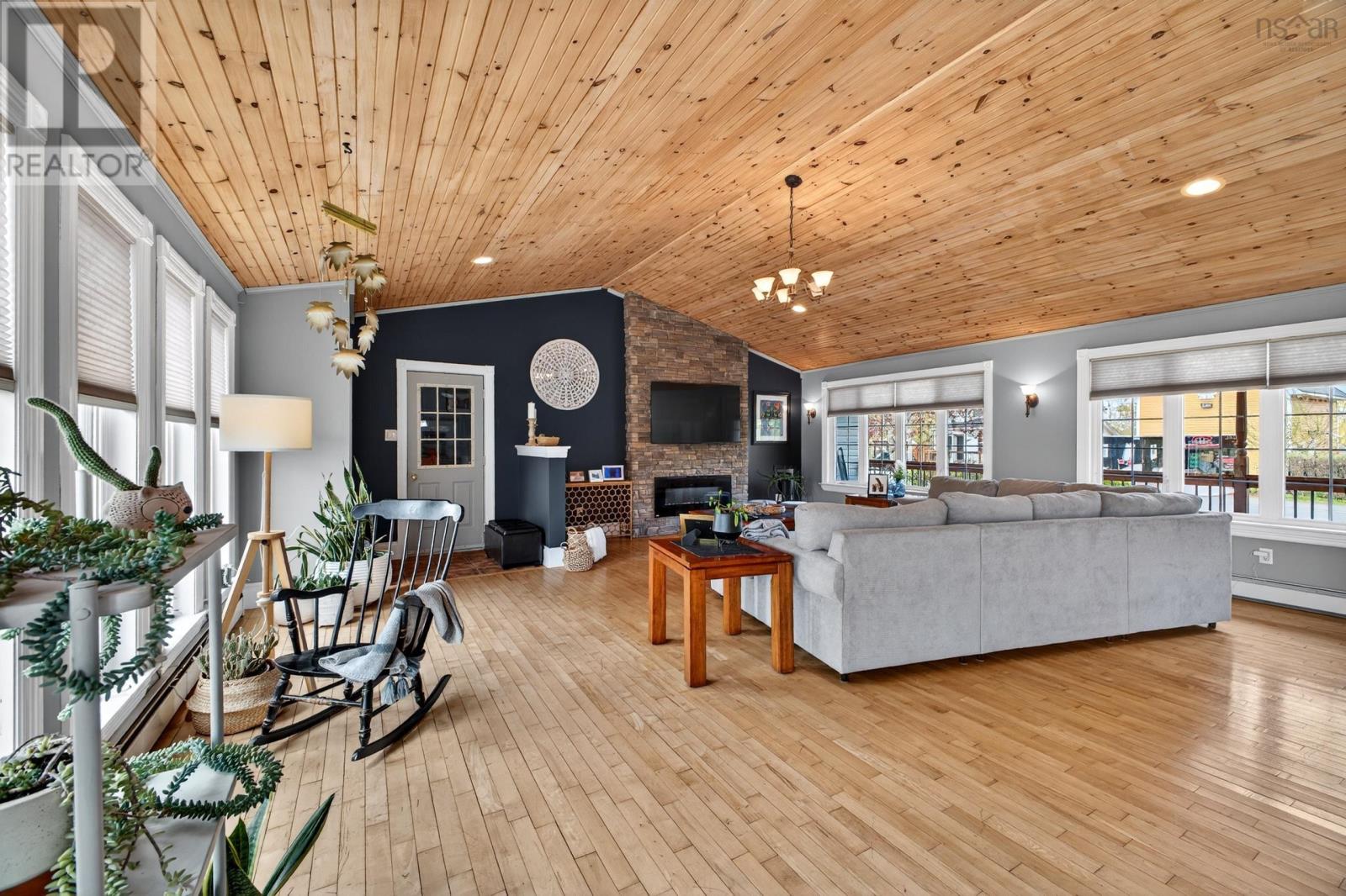 Property 37 of 49 of 87 MAPLE Avenue
