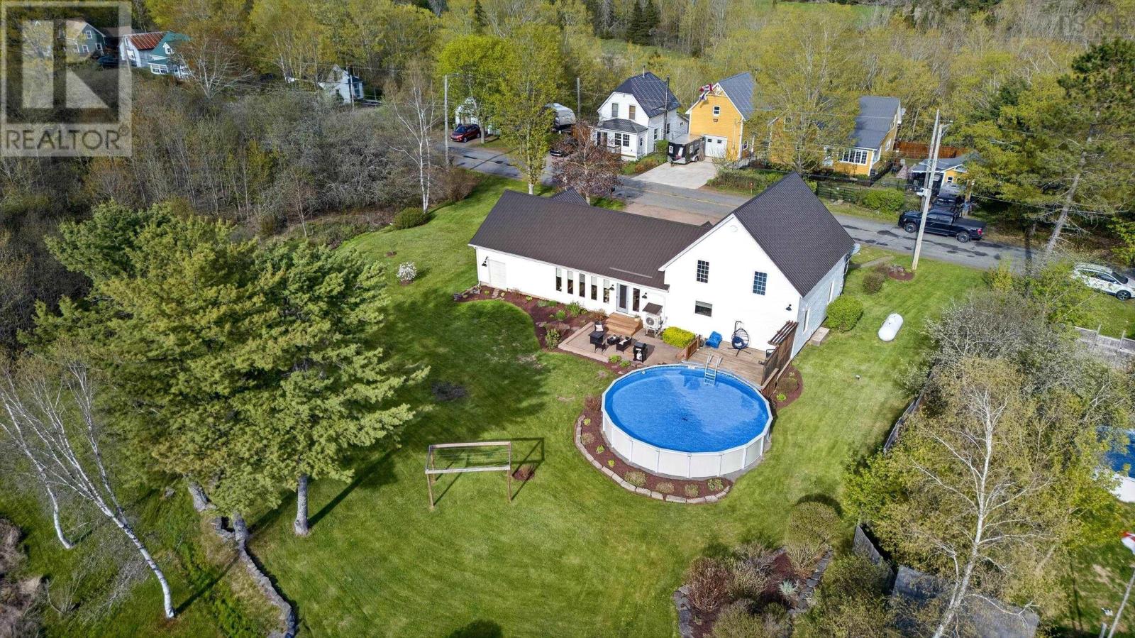 Property 20 of 49 of 87 MAPLE Avenue