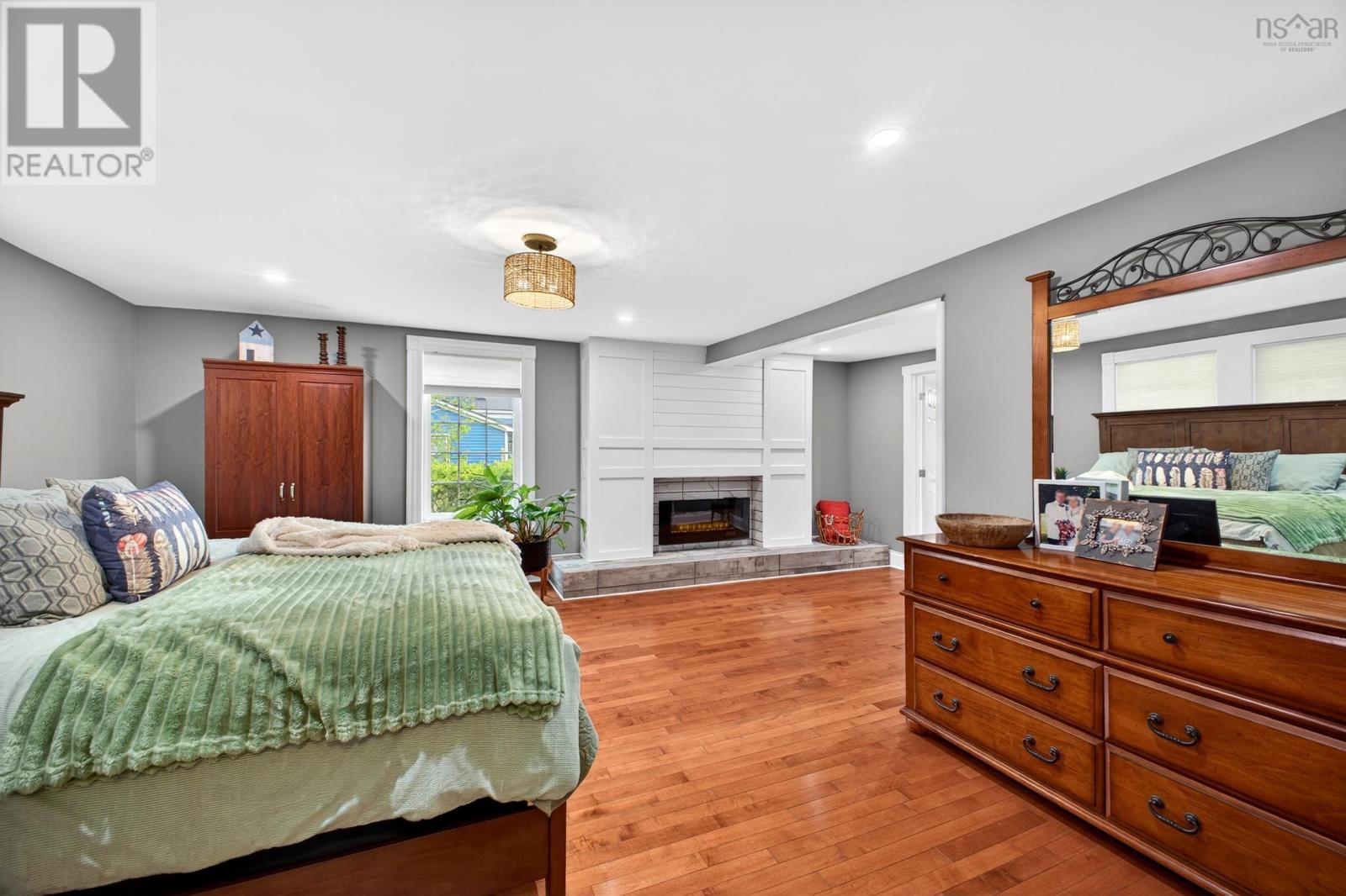 Property 2 of 49 of 87 MAPLE Avenue