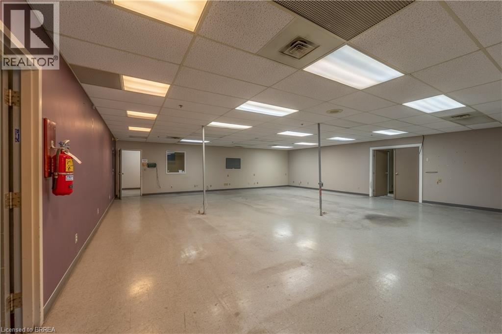 115 SCOTT Avenue Unit# B&C, Paris — photo 3