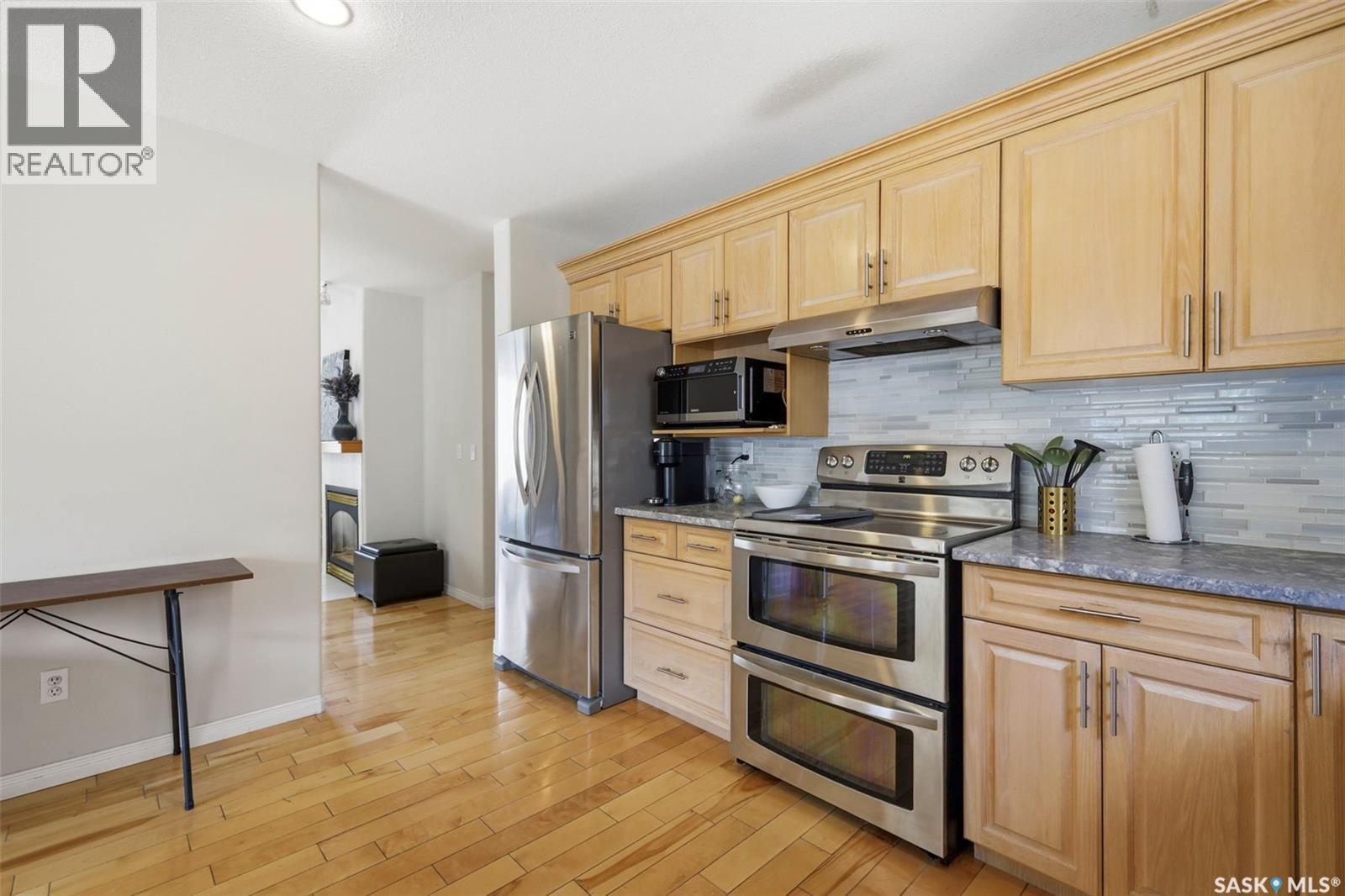 #901 9th STREET E - 13