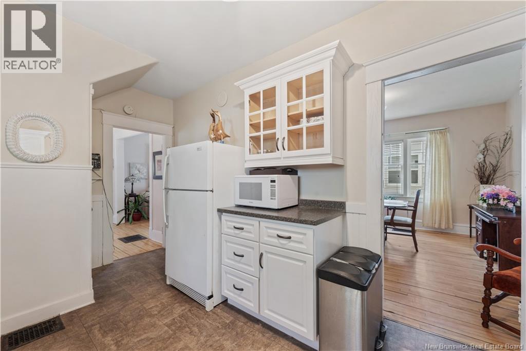 35 Winter Avenue - 11