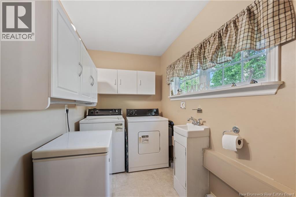 35 Winter Avenue - 12