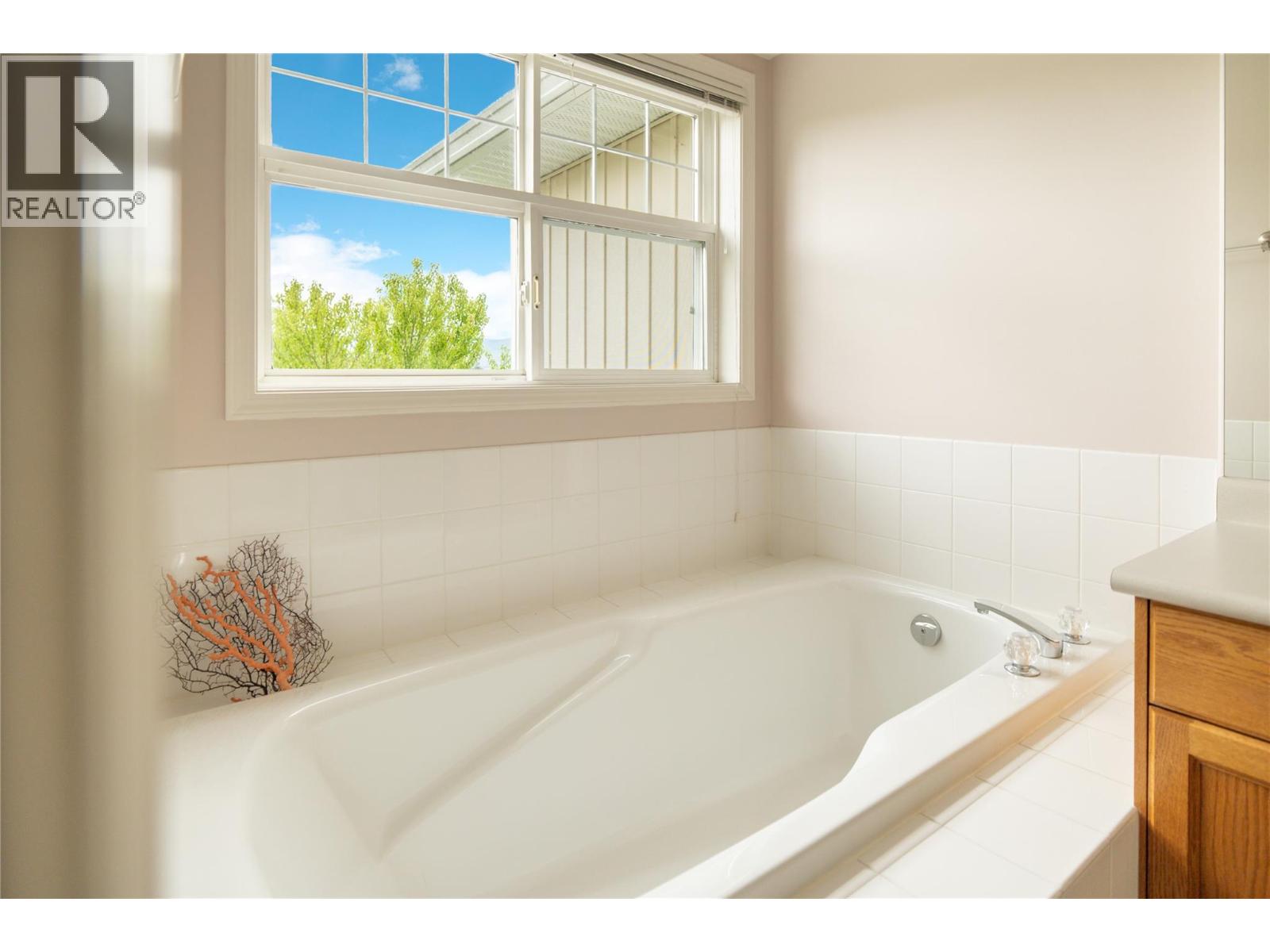 #101 3825 GLEN CANYON Drive - 25