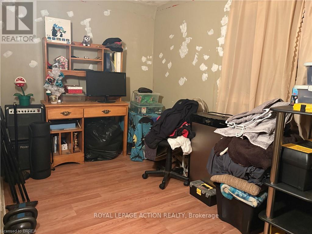 13 SHERIDAN STREET - 13