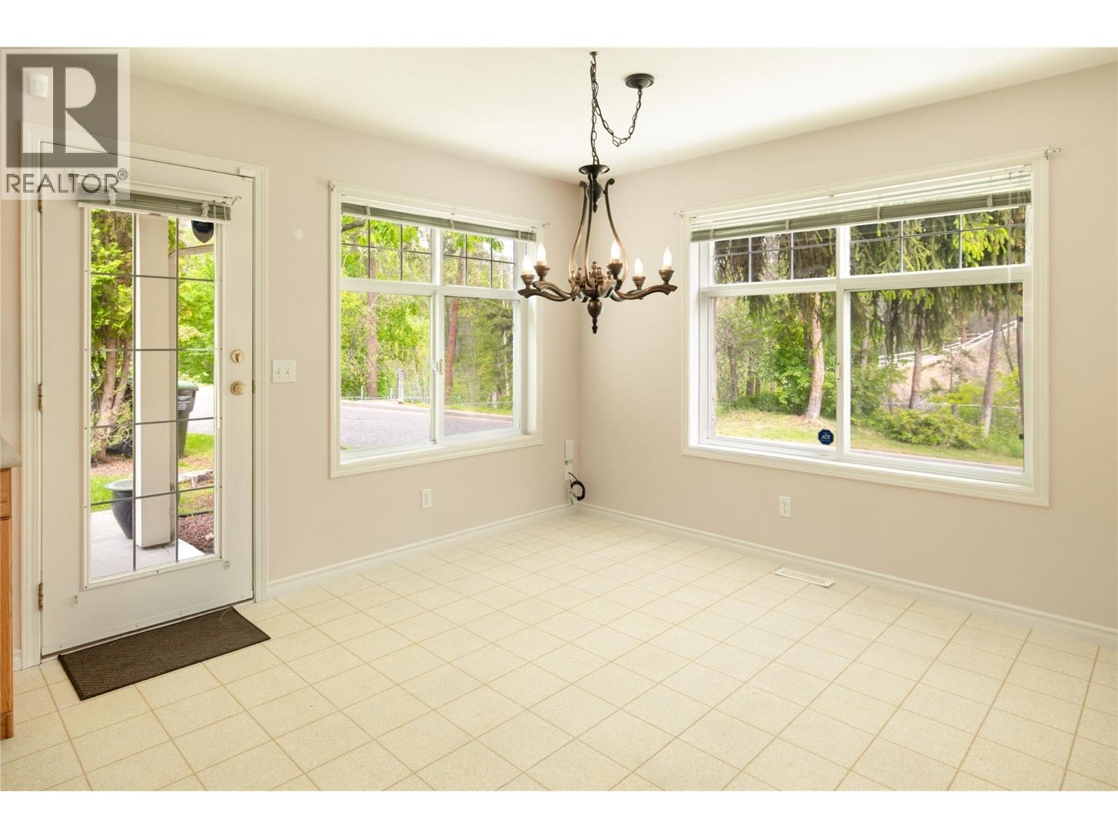 101 3825 GLEN CANYON Drive, West Kelowna