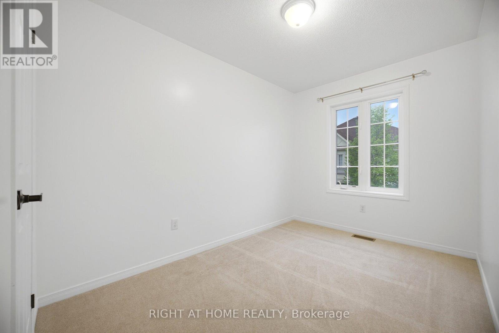 #20 110 HIGHLAND ROAD E - 28