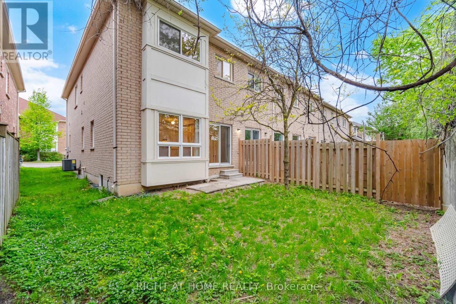 #20 110 HIGHLAND ROAD E - 37