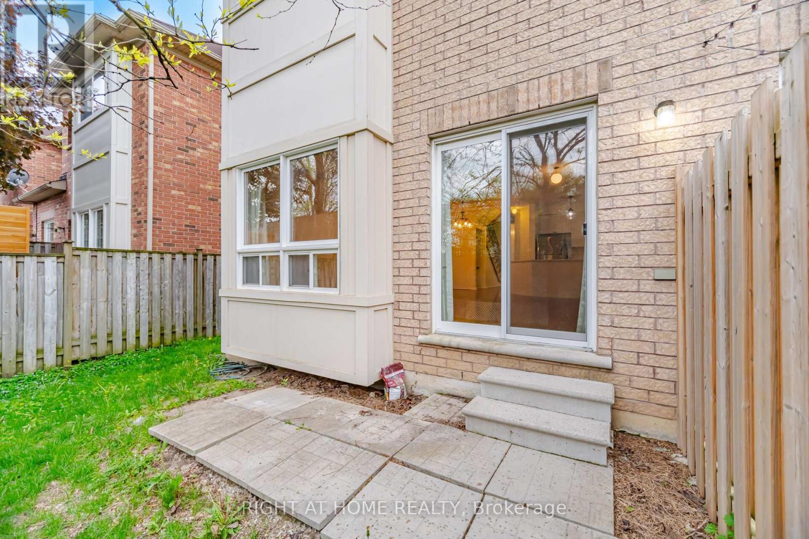 #20 110 HIGHLAND ROAD E - 35