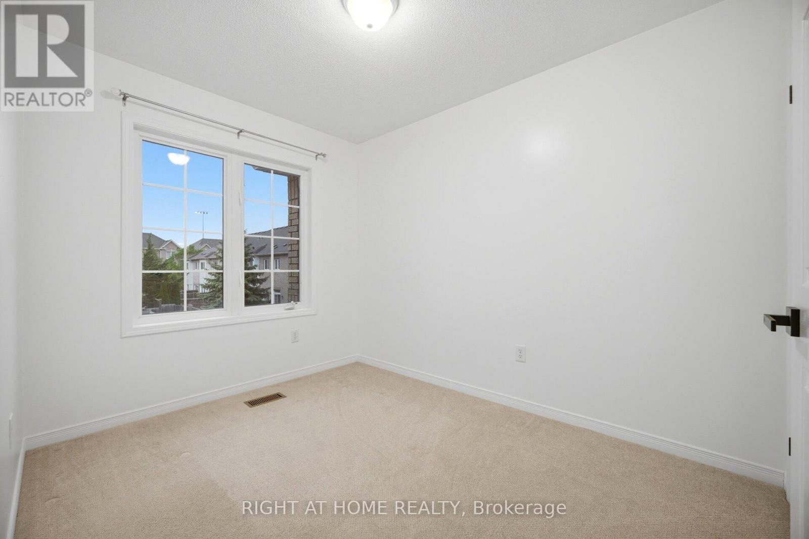 #20 110 HIGHLAND ROAD E - 30