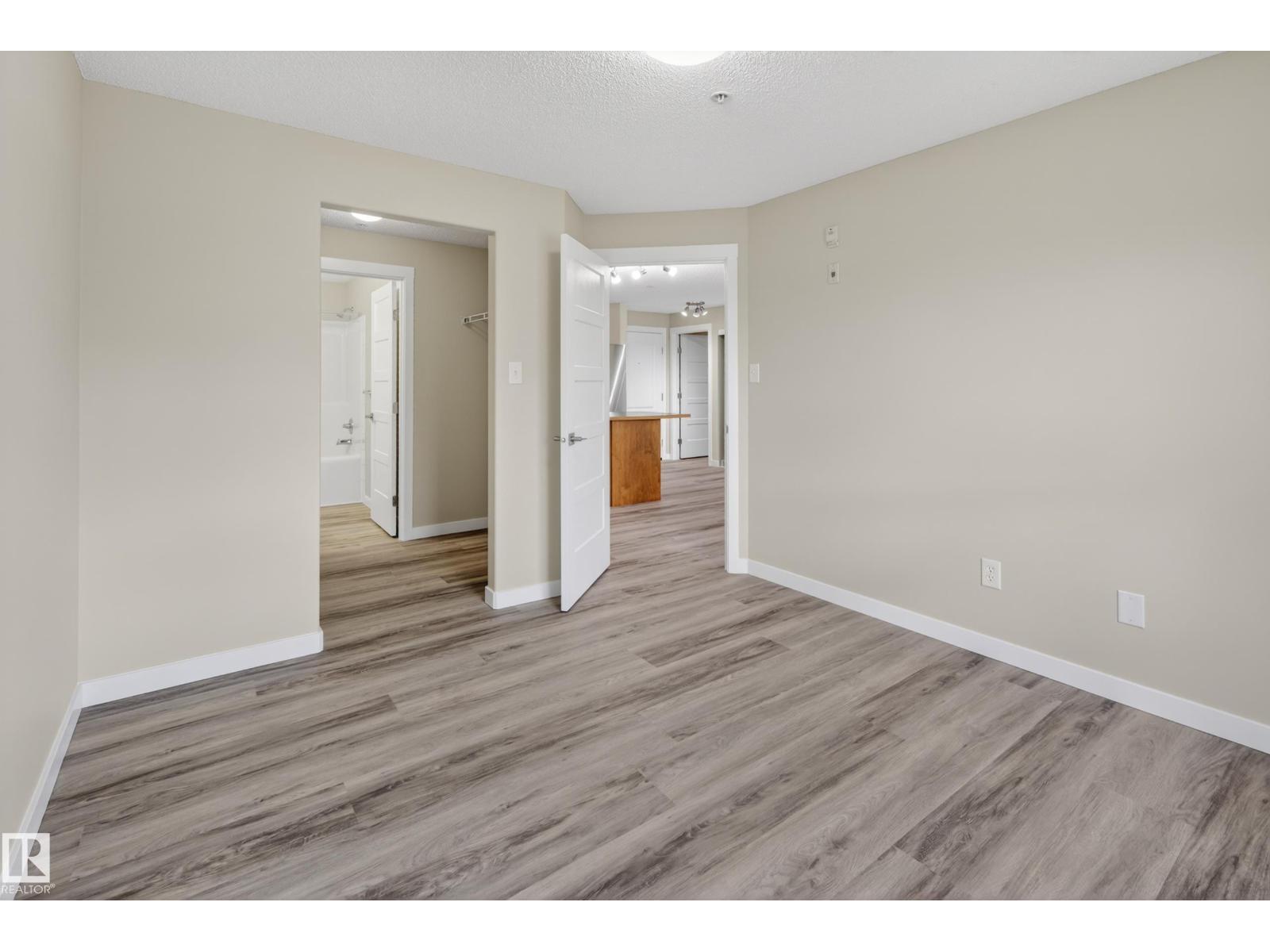 #212 5340 199 ST NW - 32