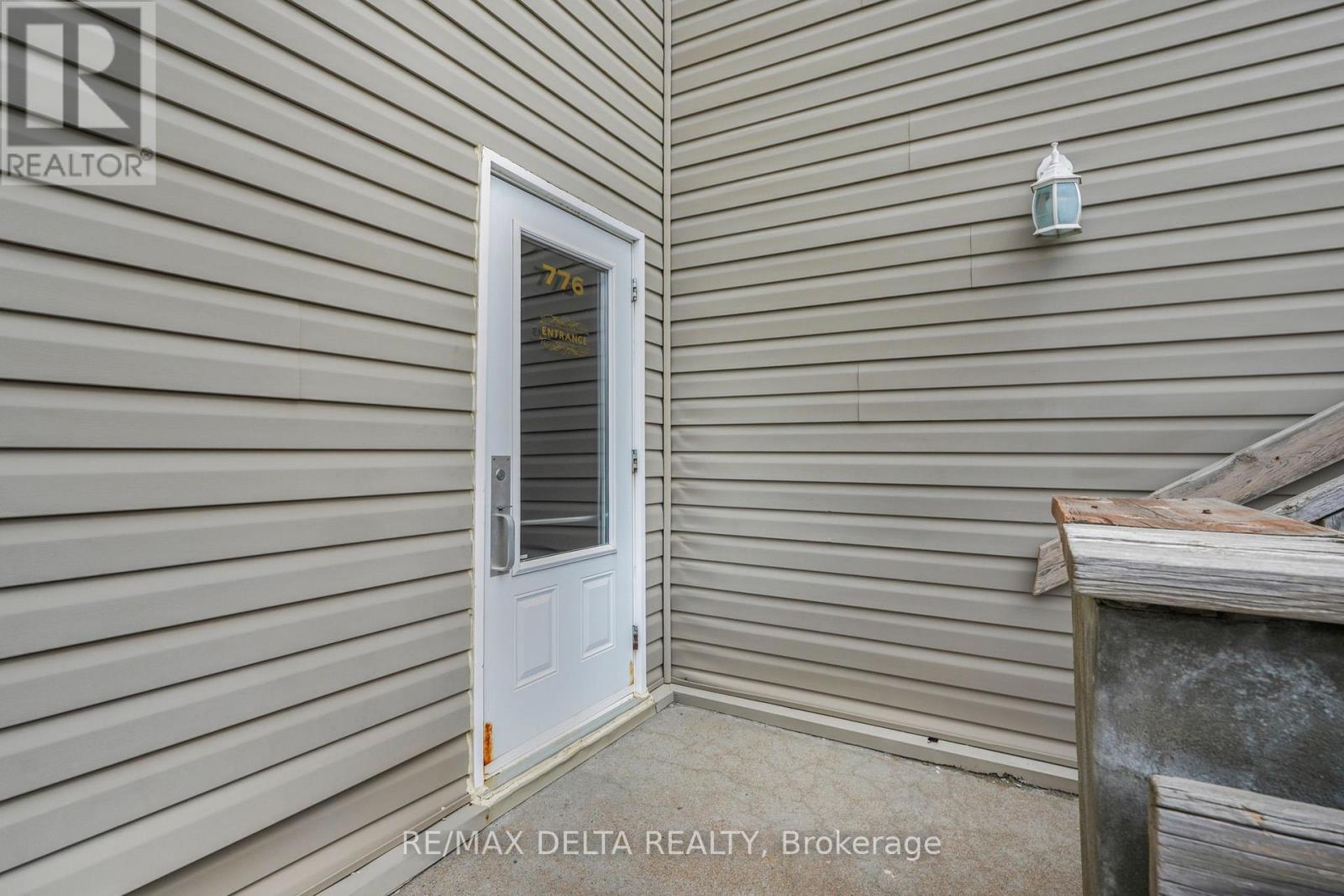 3 - 776 ST-JEAN STREET