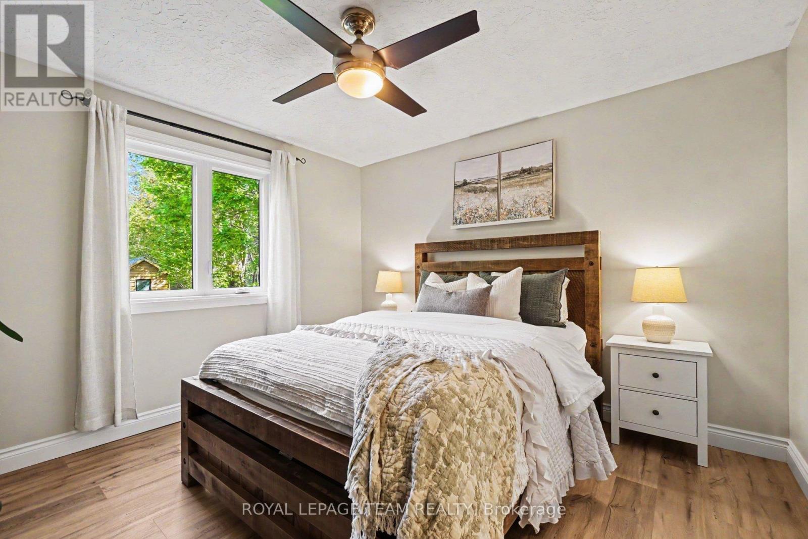 102 STRACHAN STREET - 21