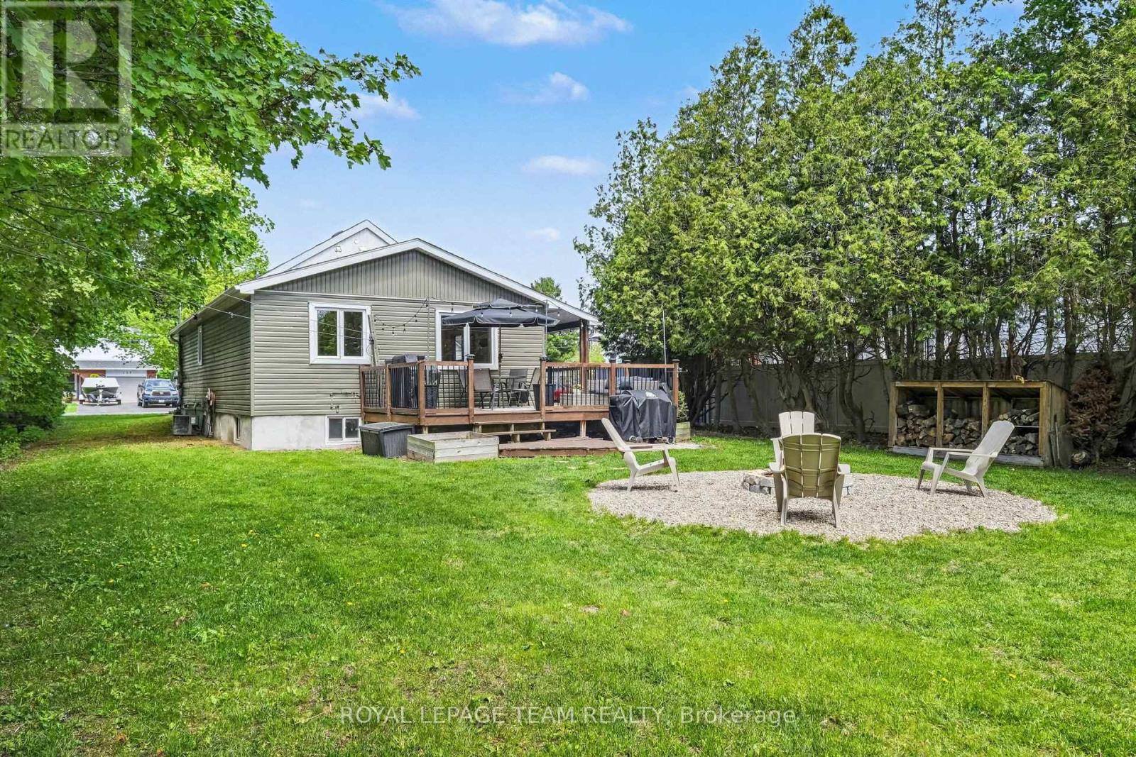 102 STRACHAN STREET - 38