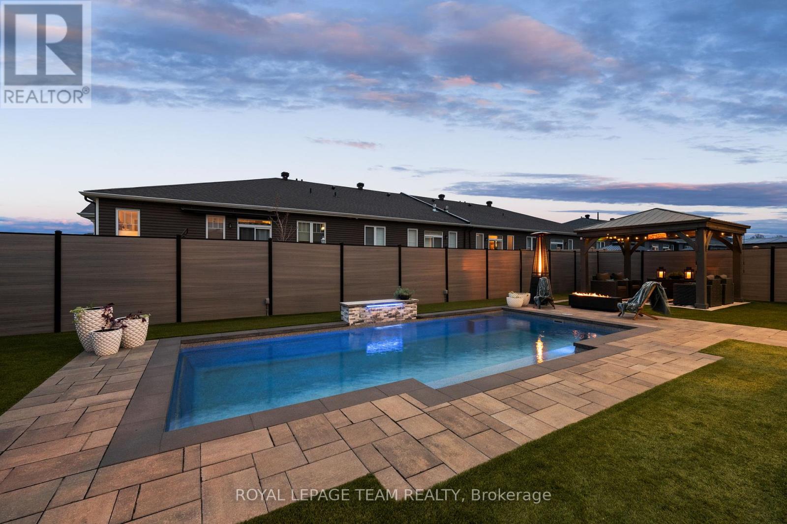 63 YACHT TERRACE - 47