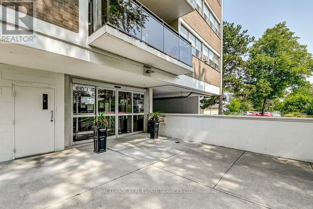 #404 212 KERR STREET - 5